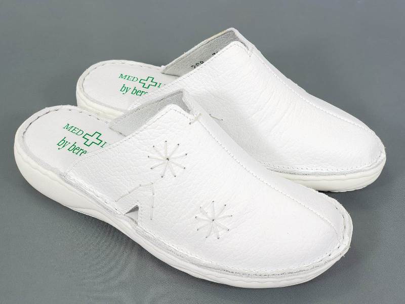 Saboti dama piele albi medicinali Olga biashoes.ro imagine reduceri